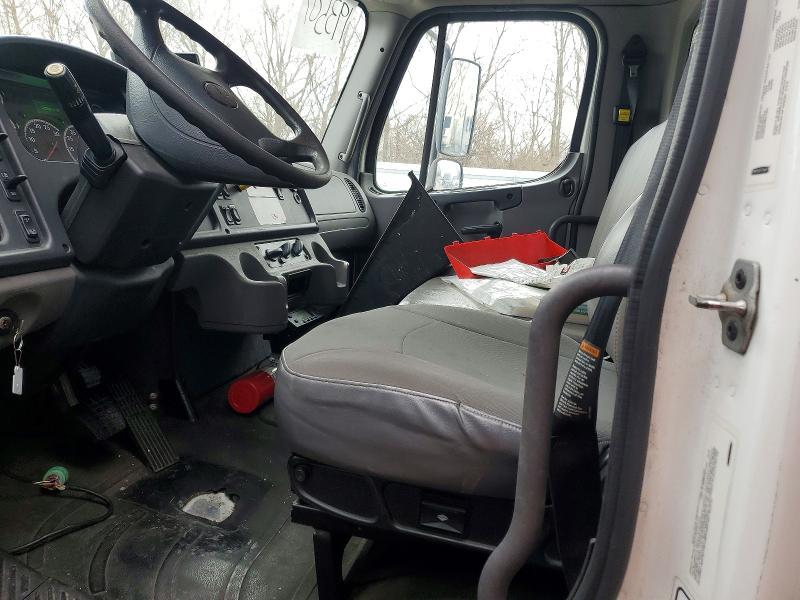 2019 Freigliner 2019 Freightliner M2 106 MED-BOX Truck