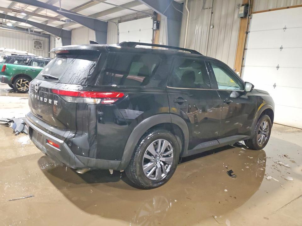 2025 Nissan Pathfinder sv
