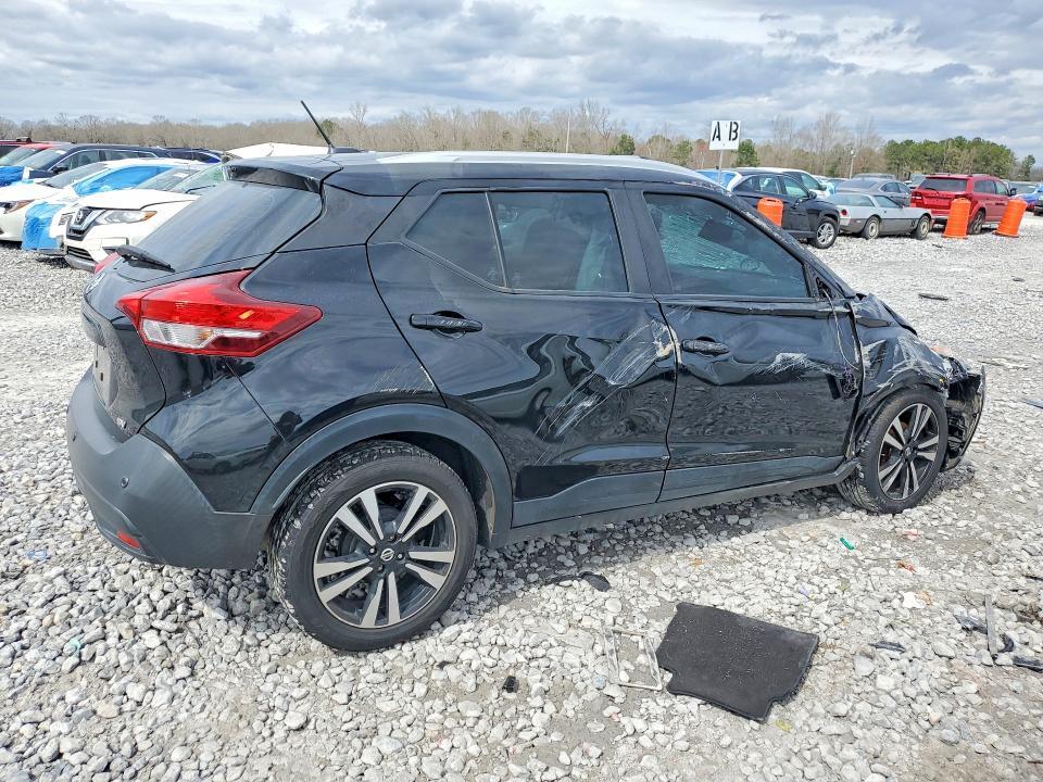 2020 Nissan Kicks sv