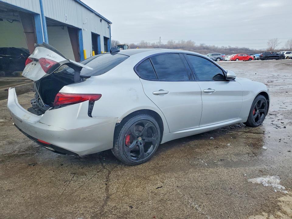 2018 Alfa Romeo Giulia Q4