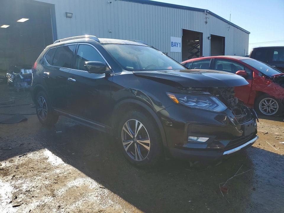 2017 Nissan Rogue sv