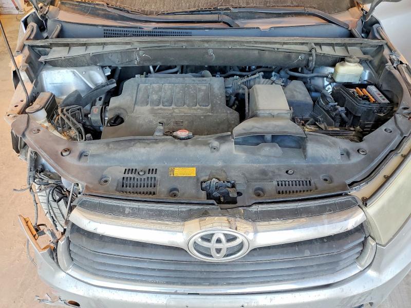 2016 Toyota Highlander le Plus
