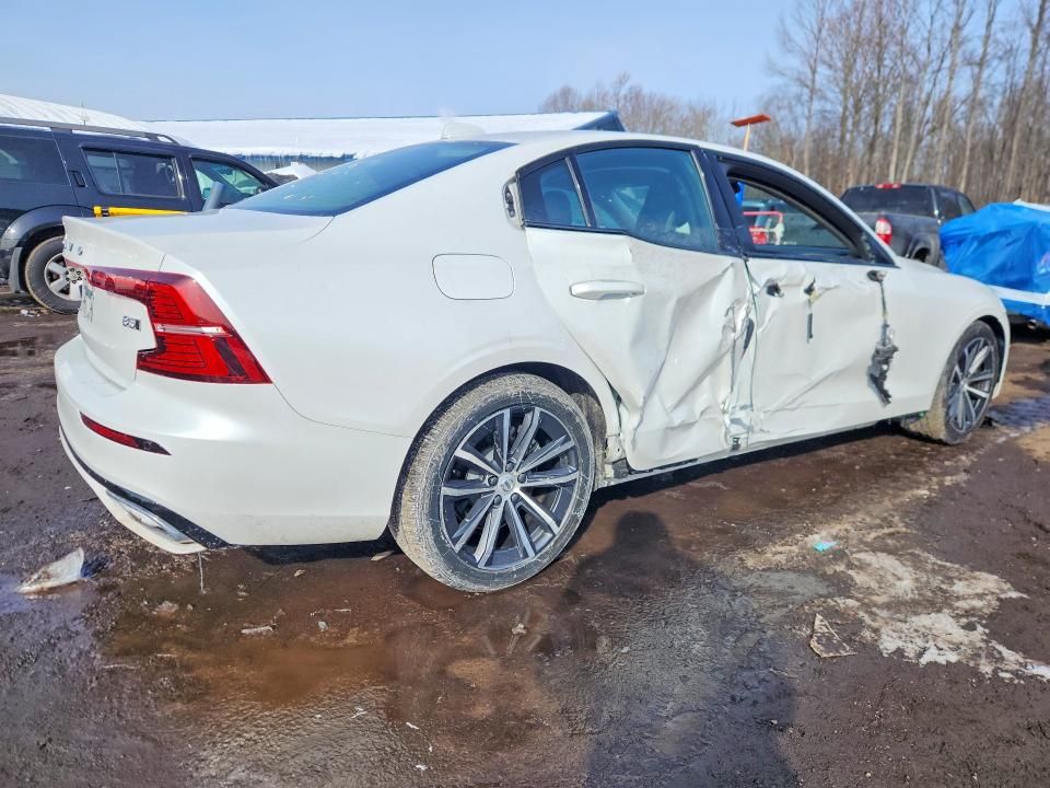 2022 Volvo S60 B5 Momentum