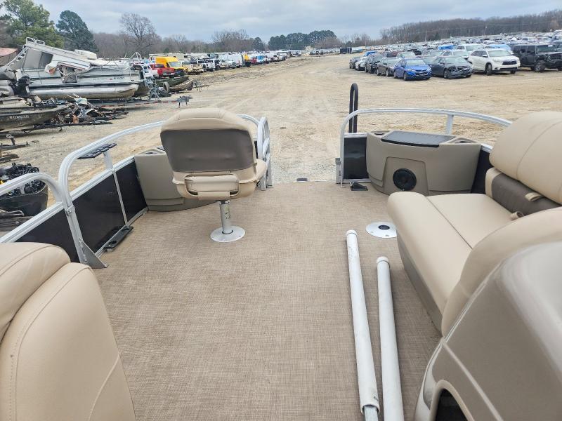 2021 Sun Tracker Boat-Pontoon Boat