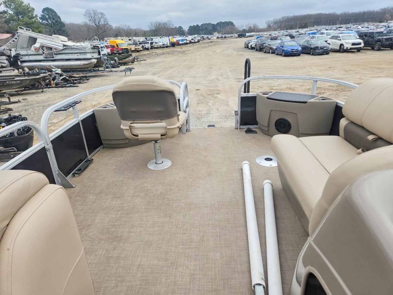 2021 Sun Tracker Boat-Pontoon Boat