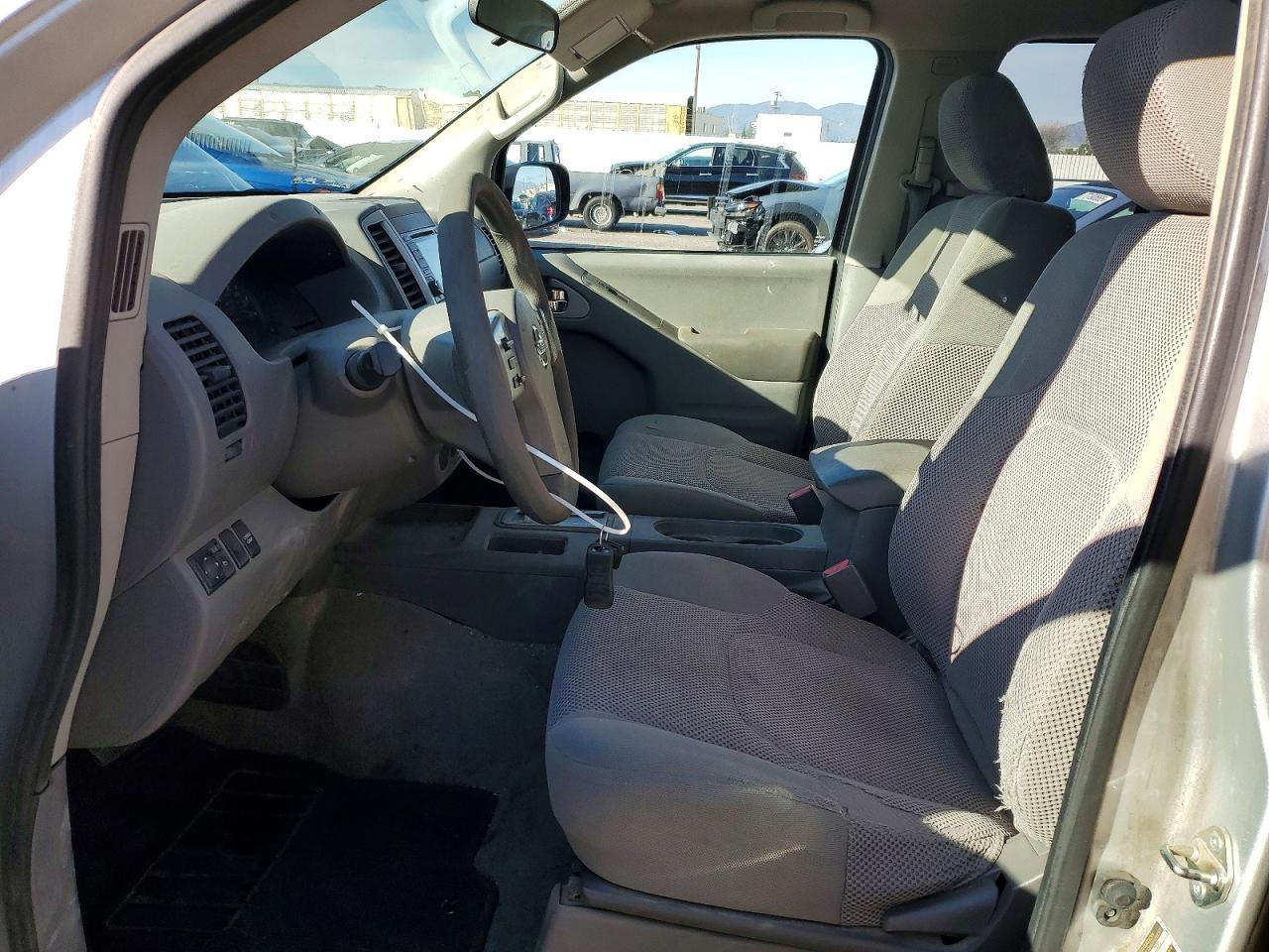 2017 Nissan Frontier sv