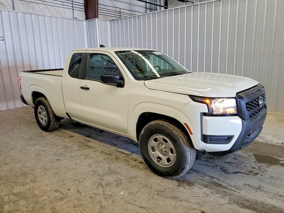 2025 Nissan Frontier s