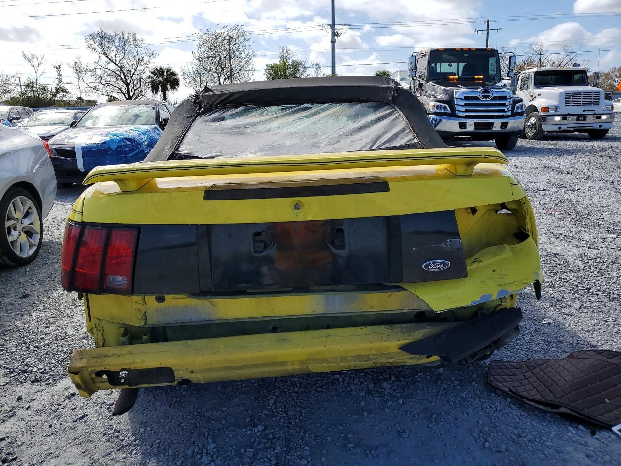 2001 Ford Mustang