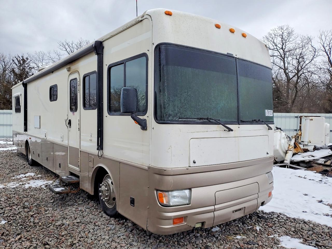 2002 Freigliner 2002 Freightliner Chassis XC RV