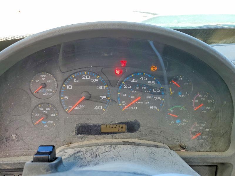 2004 International 4300 BOX Truck