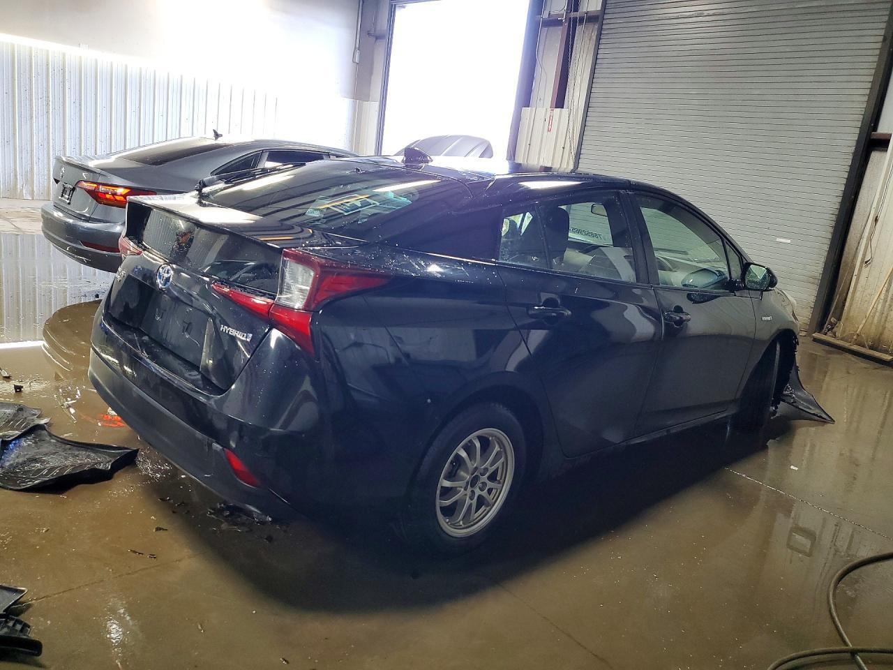2019 Toyota Prius le Awd-e