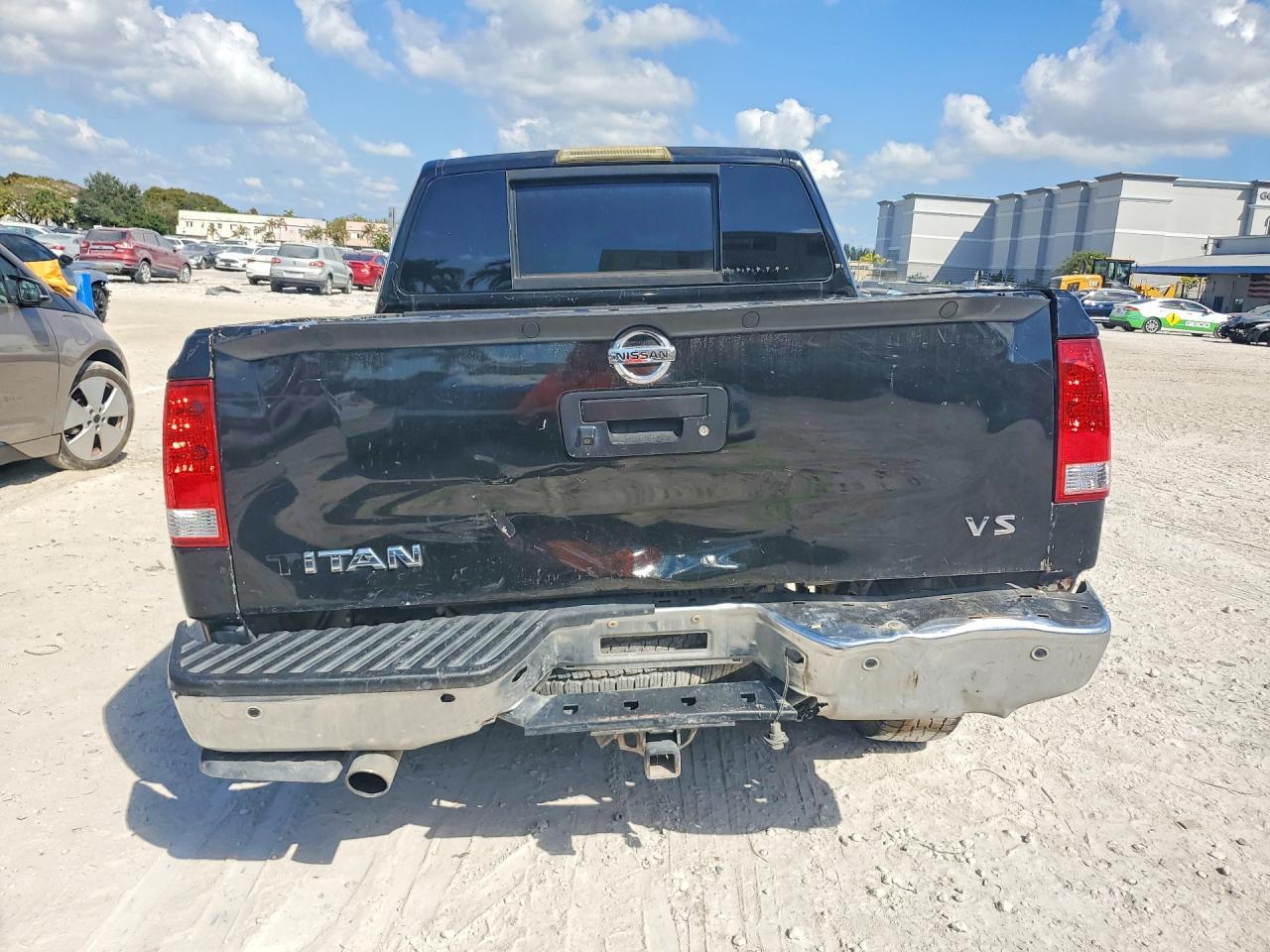 2013 Nissan Titan SV