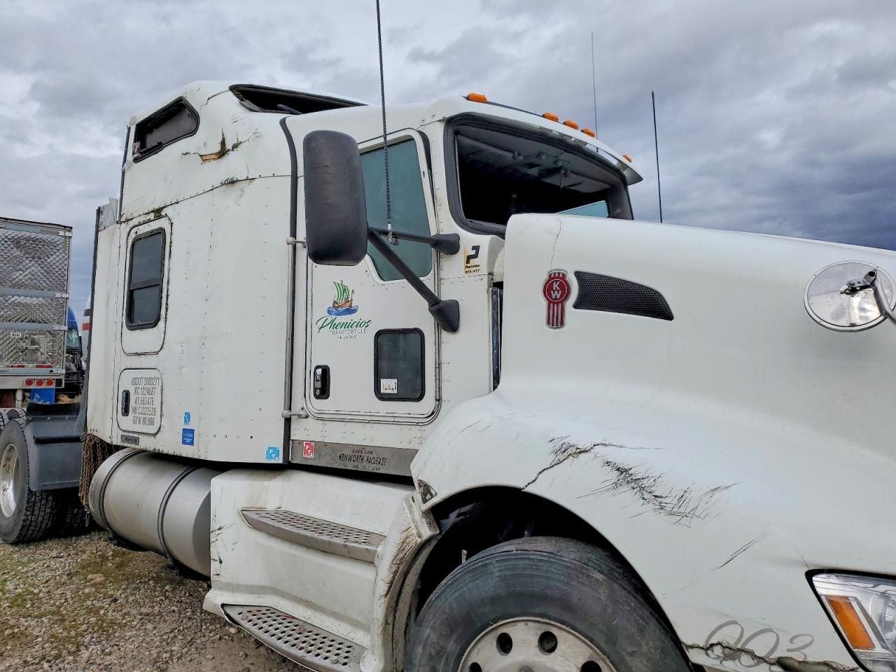 2012 Kenworth T660 Semi Truck