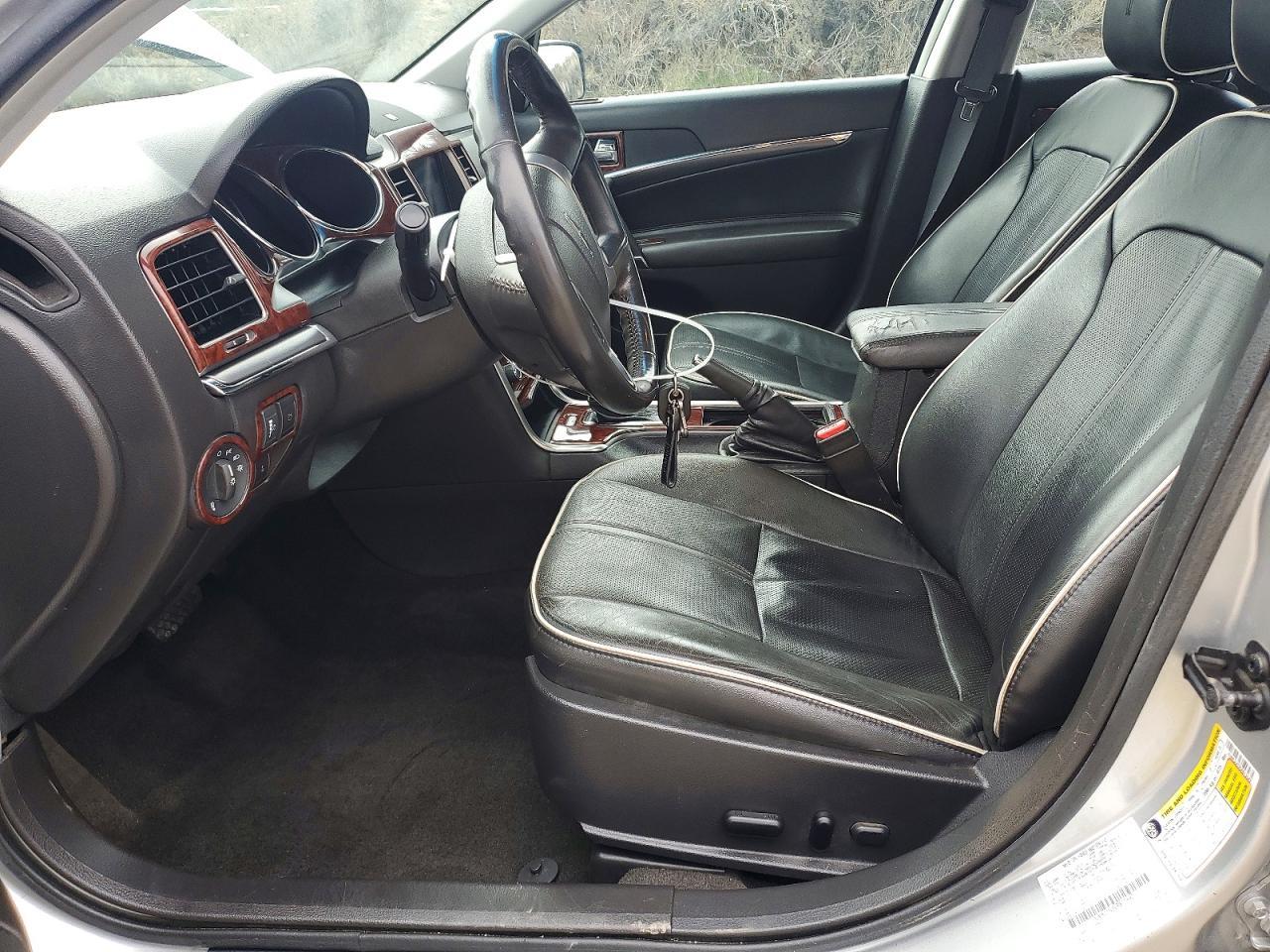 2012 Lincoln Townhouse MKZ