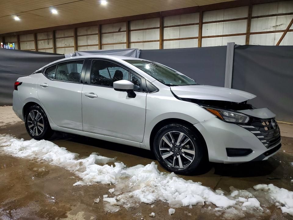 2025 Nissan Versa sv