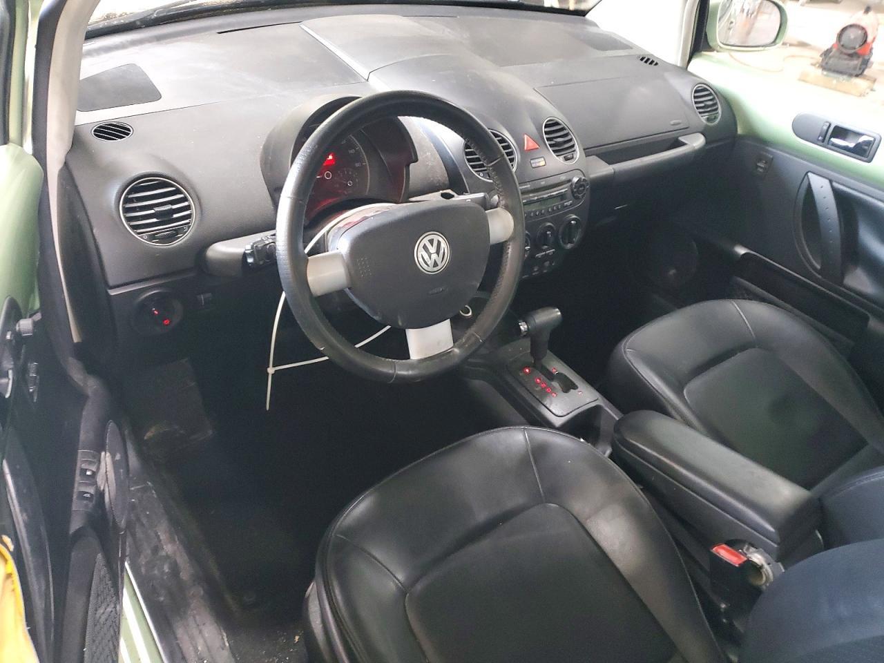 2008 Volkswagen New Beetle s