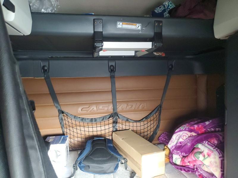 2018 Freightliner Cascadia 126 Semi Truck