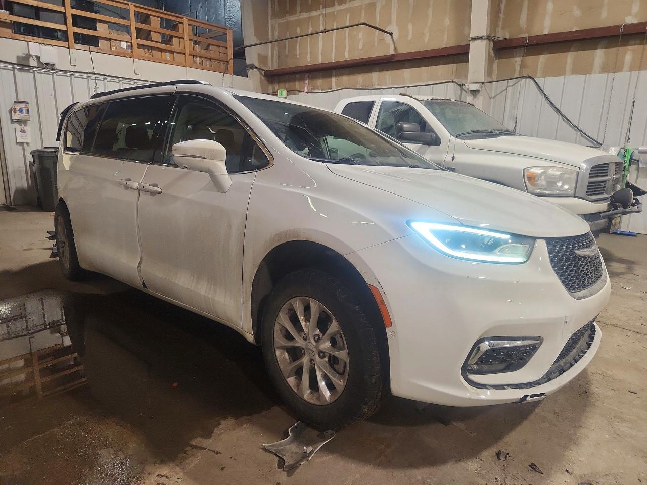 2022 Chrysler Pacifica Touring l