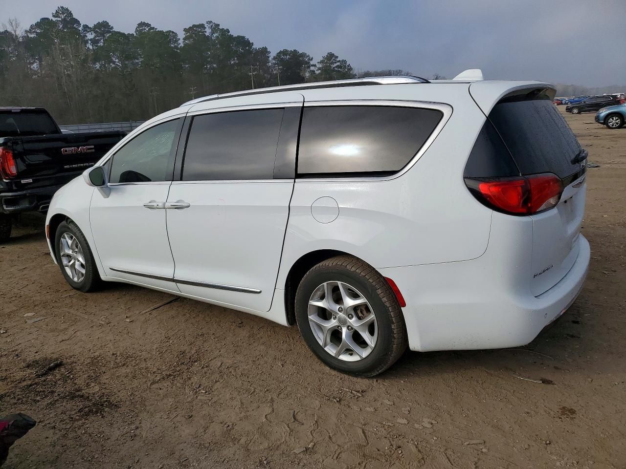 2020 Chrysler Pacifica Touring l
