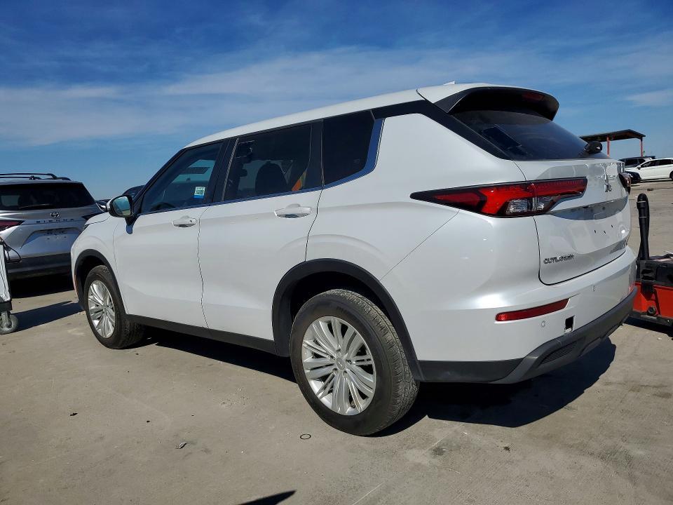 2024 Mitsubishi Outlander es