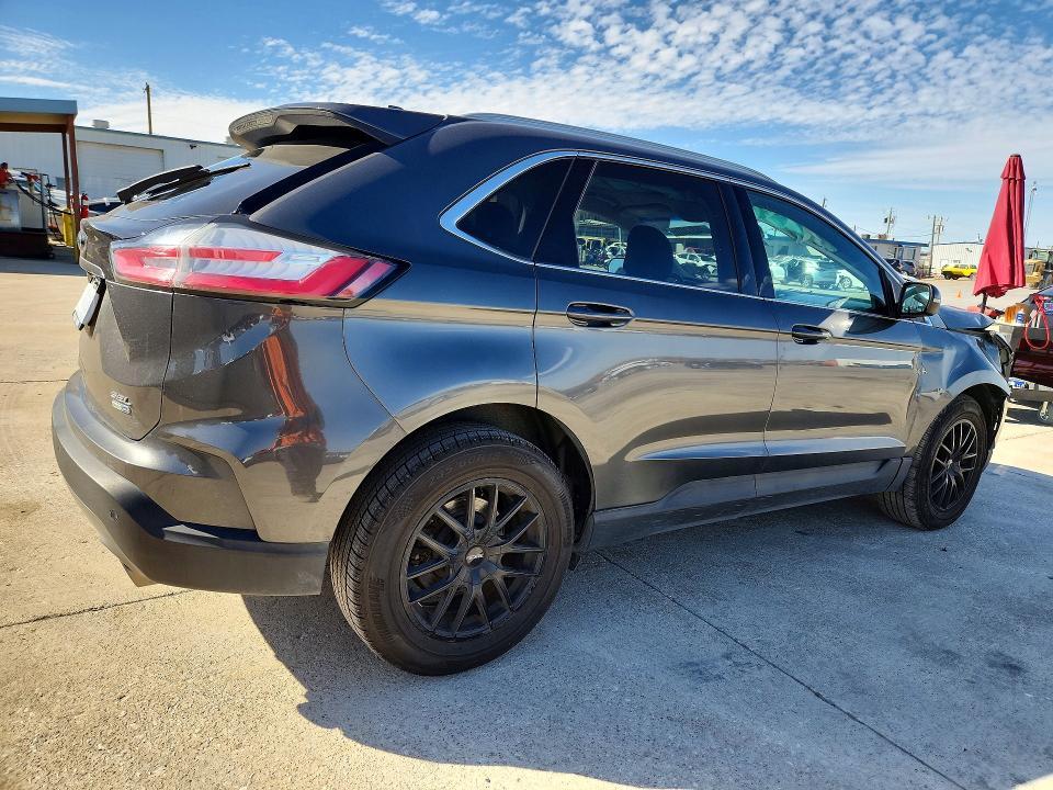 2019 Ford Edge sel
