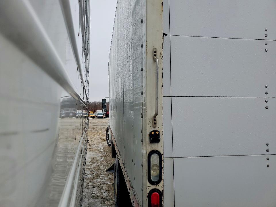 2015 Freightliner Business Class M2 BOX Truck