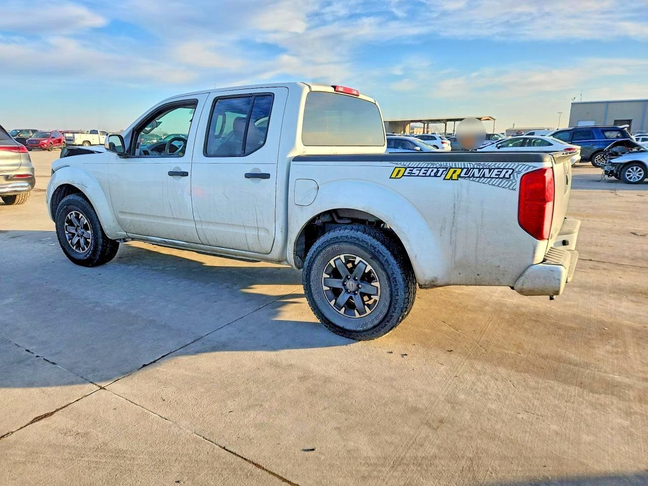 2016 Nissan Frontier s