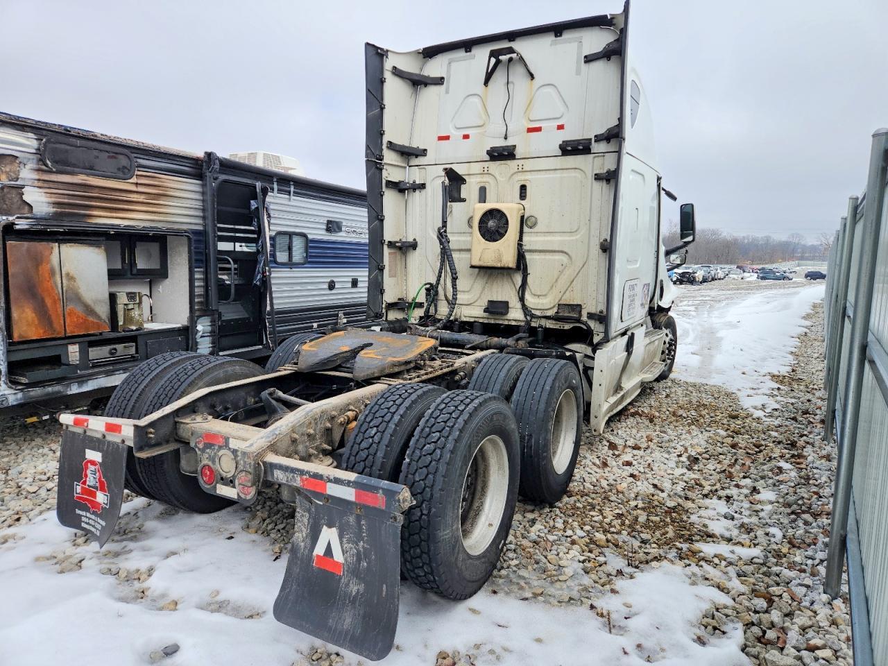 2018 Freigliner 2018 Freightliner Cascadia 126 Semi Truck