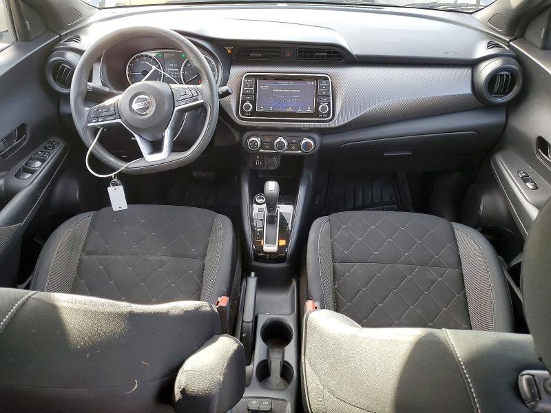 2020 Nissan Kicks s