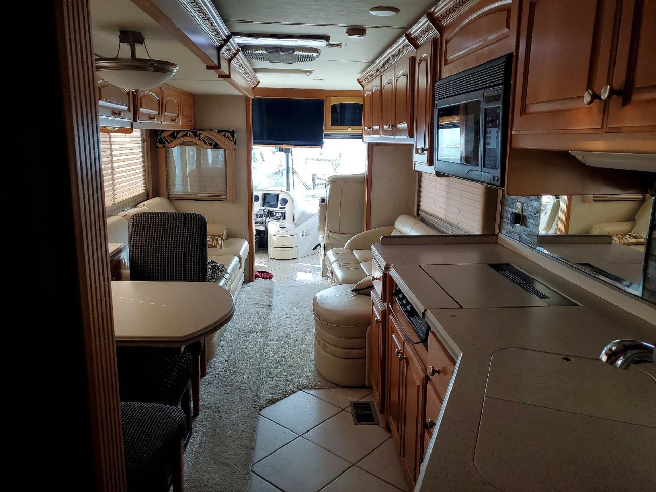 2004 Freightliner Chassis XC RV