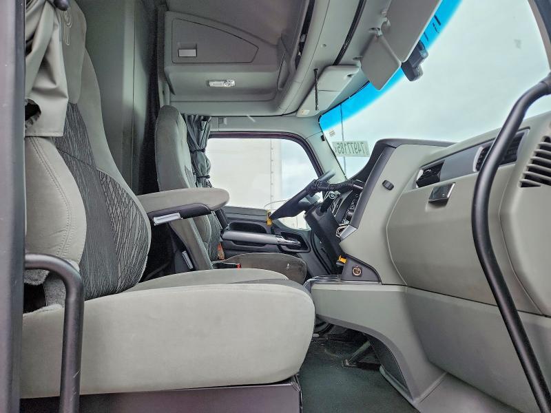 2020 Kenworth T680 Semi Truck