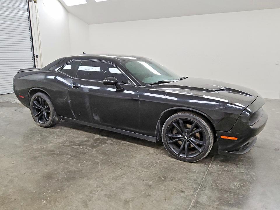 2017 Dodge Challenger sxt