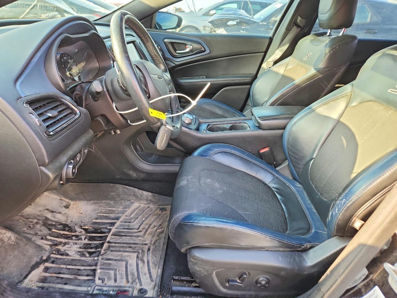 2015 Chrysler 200 s