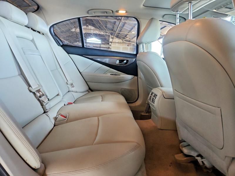 2016 Infiniti Q50 Premium