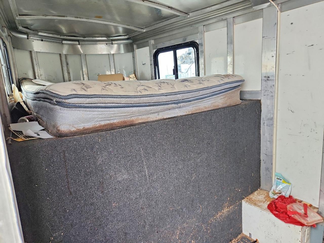 1999 Cherokee Horse Trailer