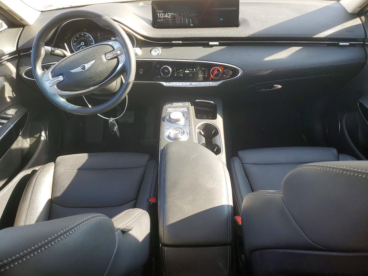 2025 Genesis Gv70 Base
