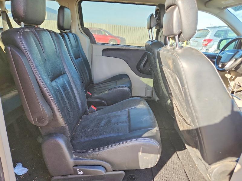 2015 Chrysler Town & Country Touring l