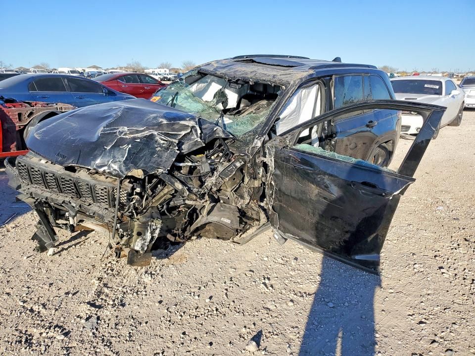 2023 Jeep Grand Cherokee Laredo