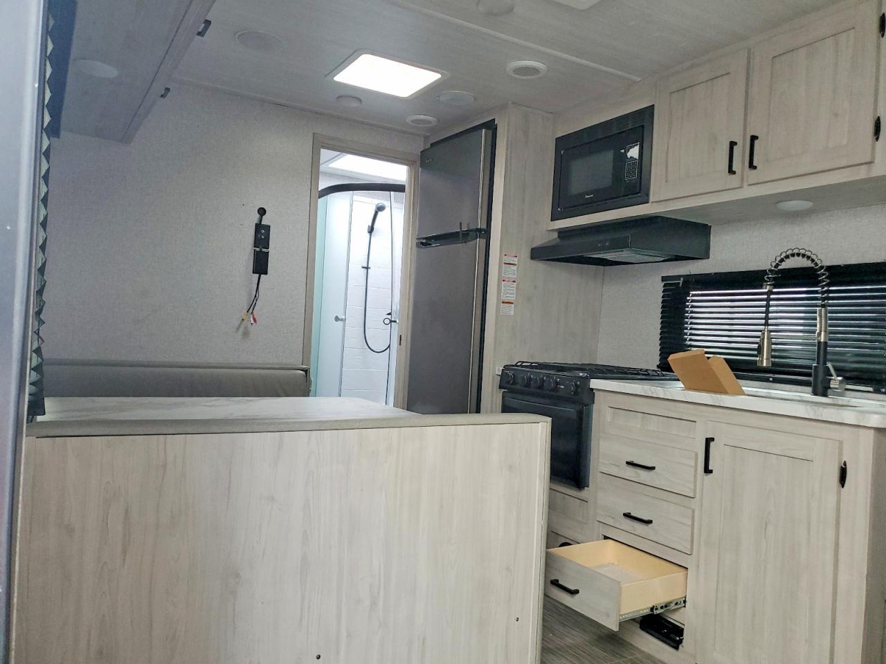 2022 East Manufacturing TO West Silver Lake Camper