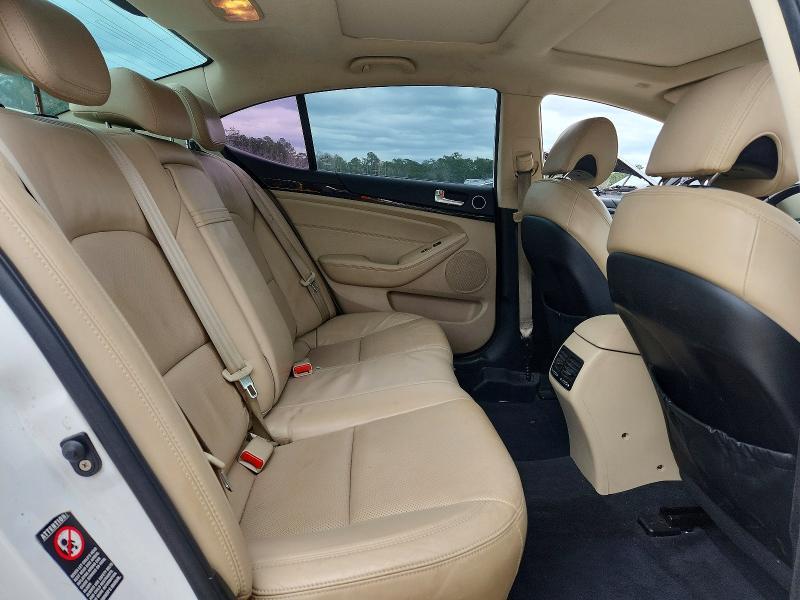 2014 KIA Cadenza Premium