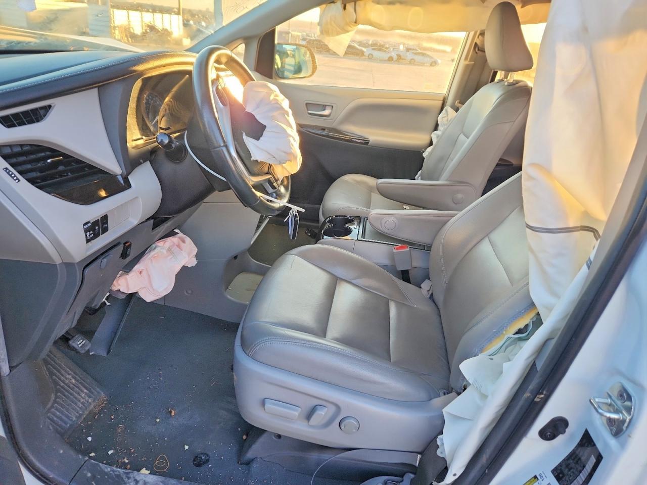 2019 Toyota Sienna xle