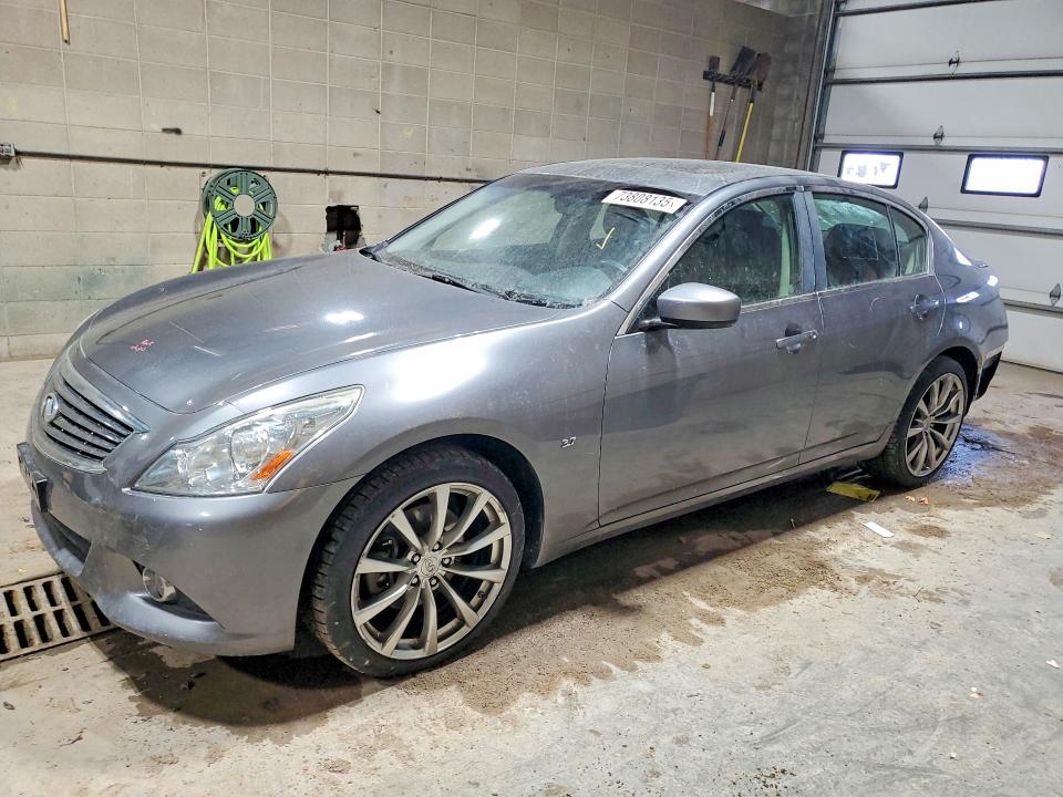 2015 Infiniti Q40
