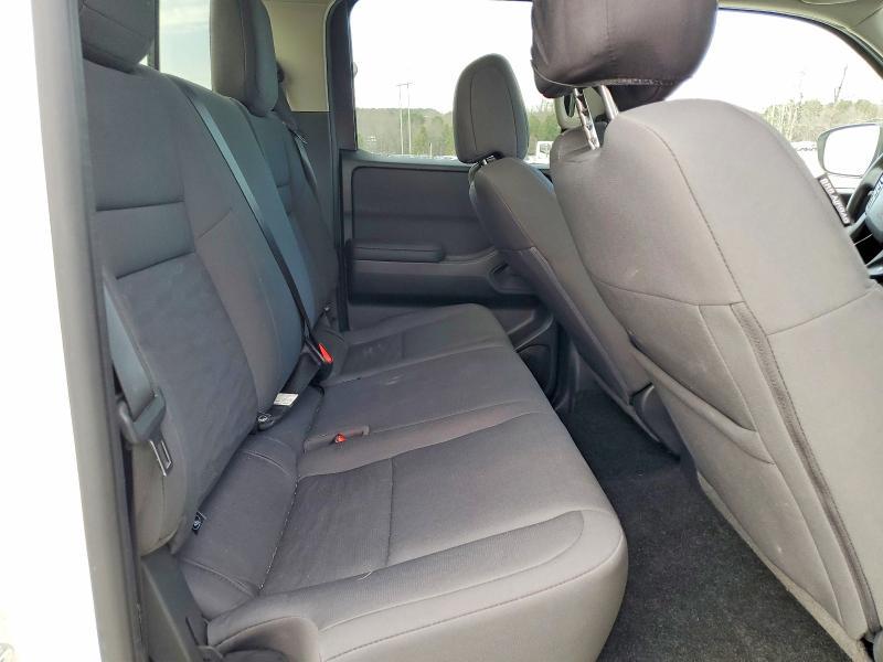 2025 Nissan Frontier s