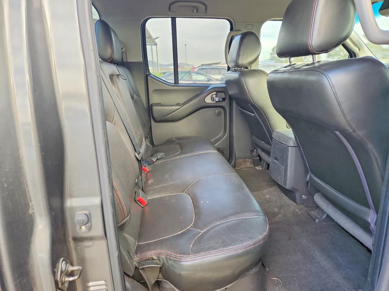 2009 Nissan Frontier Crew cab se