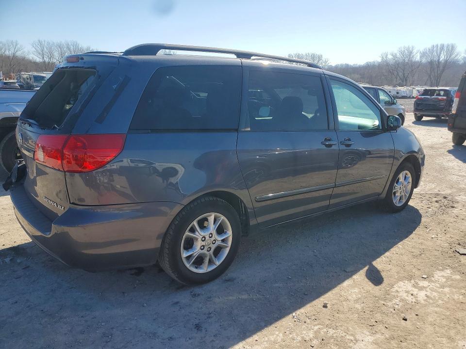 2006 Toyota Sienna xle 7 Passenger
