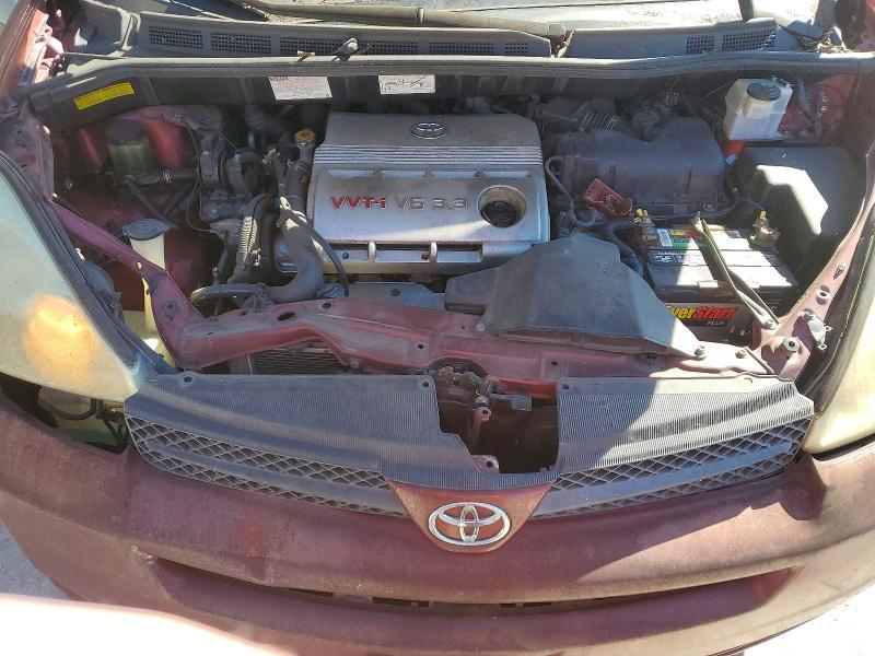 2004 Toyota Sienna le 7 Passenger