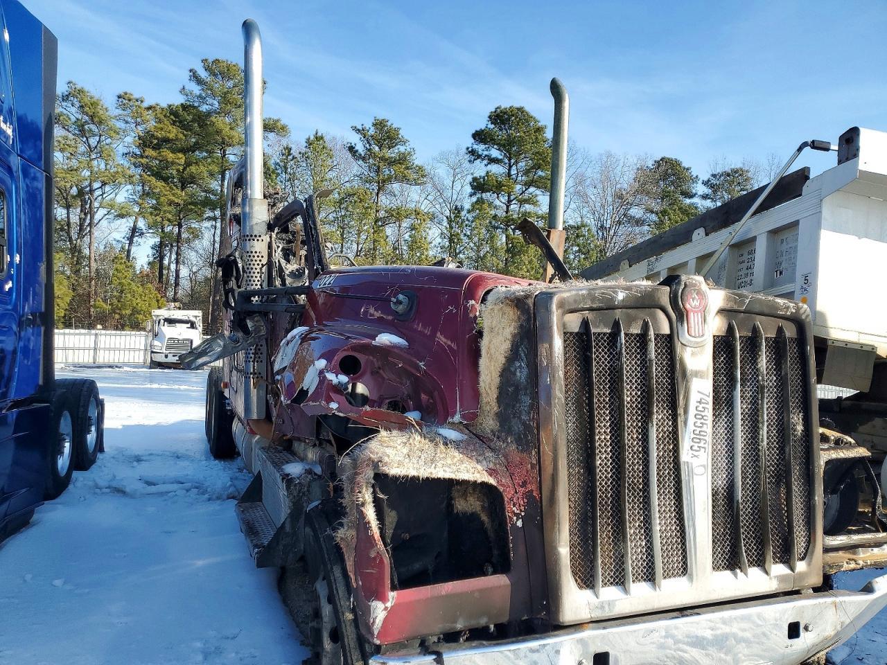 2023 Kenworth Construction W990