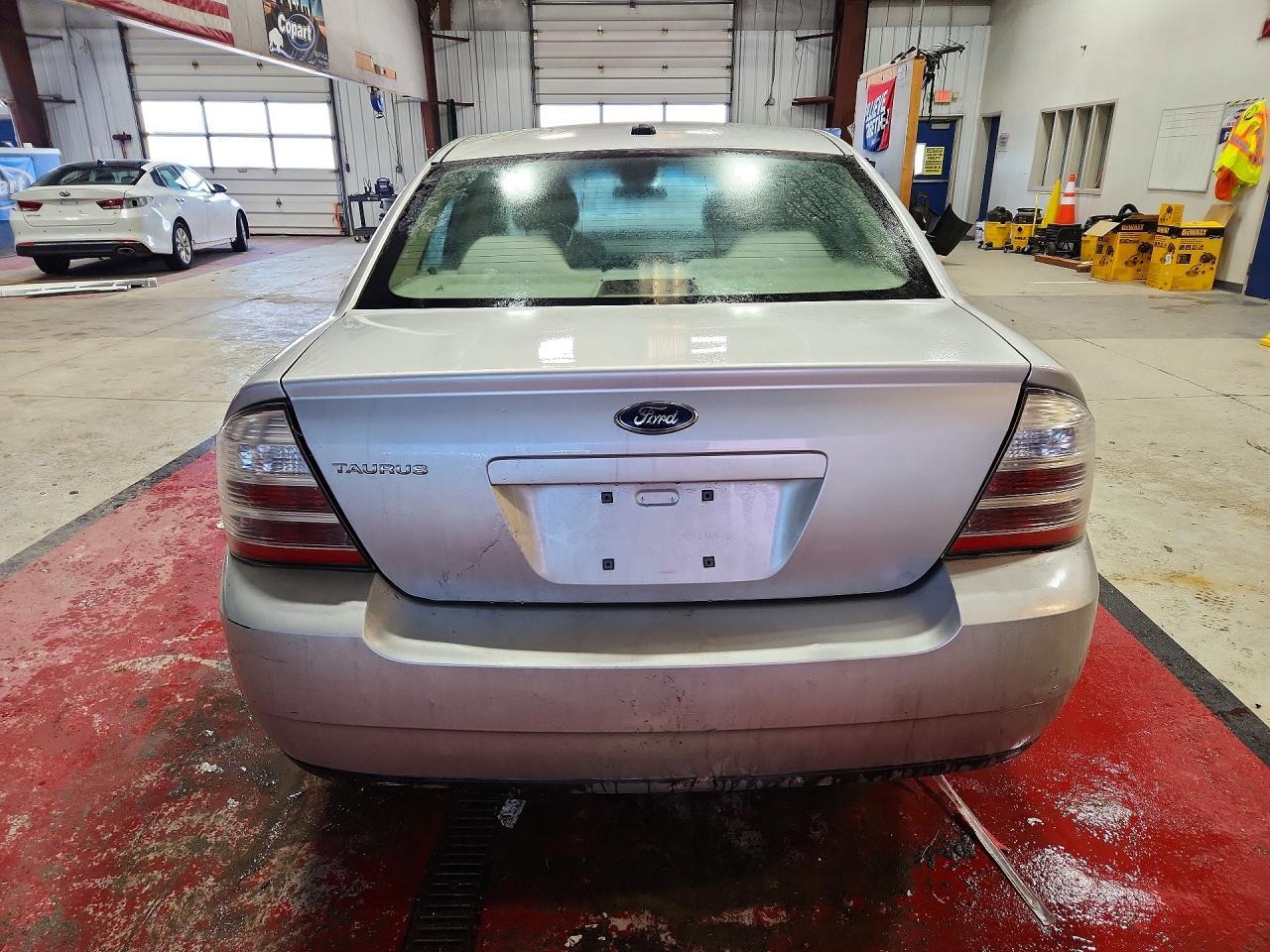 2009 Ford Taurus se