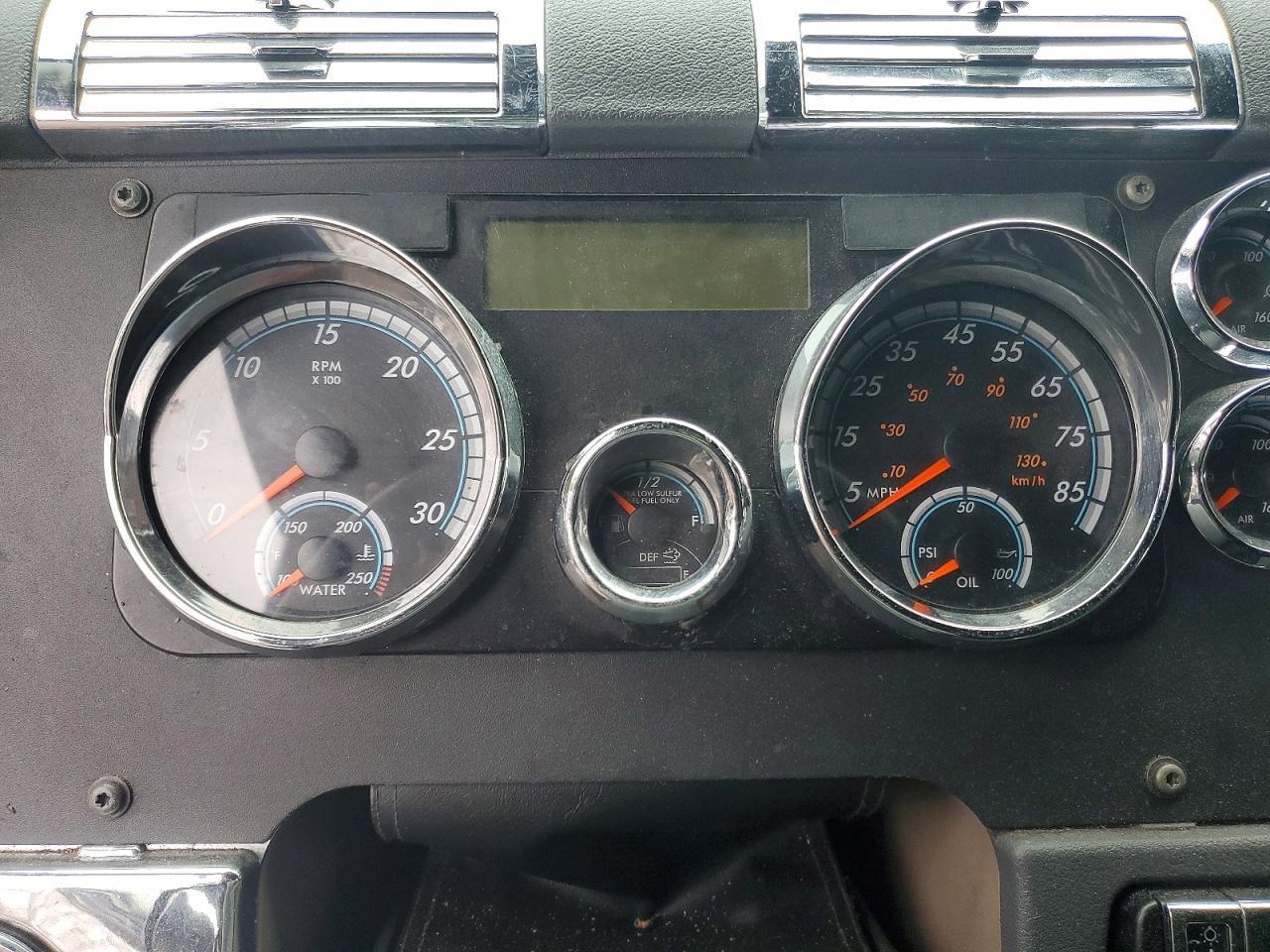 2014 Freigliner 2014 Freightliner Cascadia Semi Truck