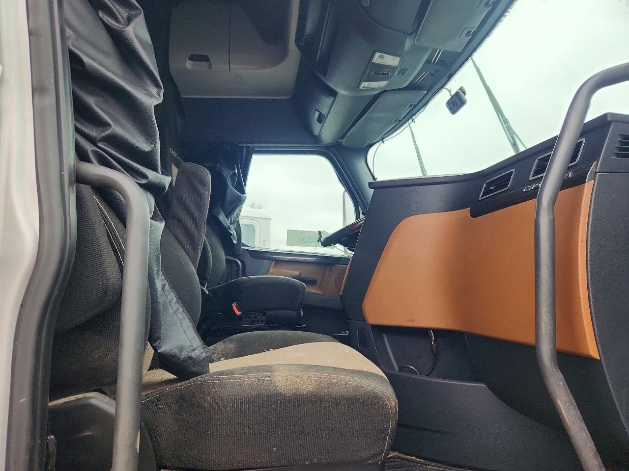 2019 Freigliner 2019 Freightliner Cascadia 126 Semi Truck